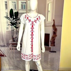 Fresh Produce Grey/White Embroidered Cap Sleeve Cotton Dresses. Size M. P5